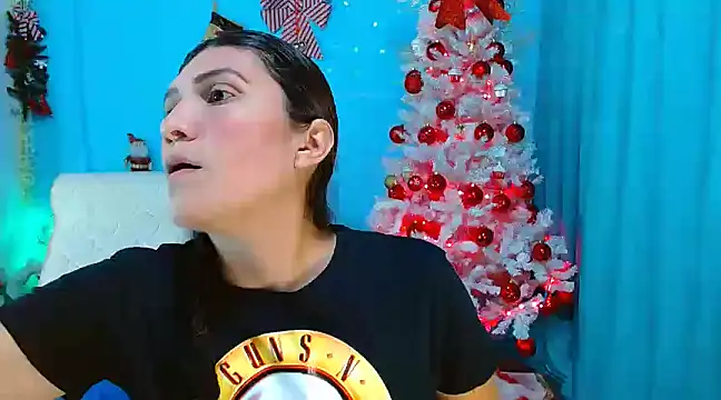 Snapshot of venus_swet_ chatting on January 6, 1:20 am venus swet  online show from January 6, 1:20 am