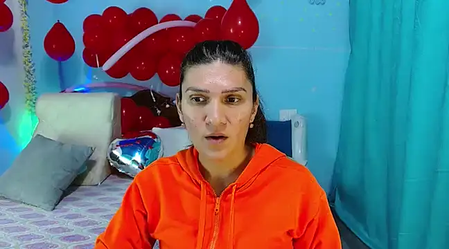 Snapshot of venus_swet_ chatting on February 17, 2:20 am venus swet  online show from February 17, 2:20 am