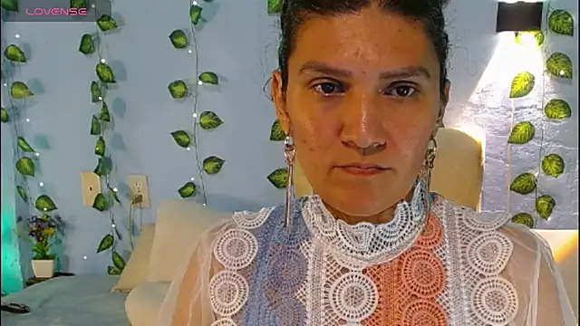 Snapshot of venus_swet_ chatting on October 19, 1:17 am venus swet  online show from October 19, 1:17 am