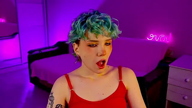 Snapshot of School_Love chatting on December 11, 1:17 pm School Love online show from December 11, 1:17 pm