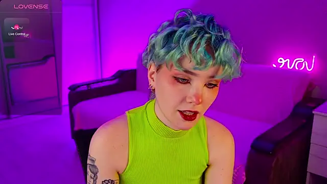 Snapshot of School_Love chatting on December 15, 4:15 pm School Love online show from December 15, 4:15 pm