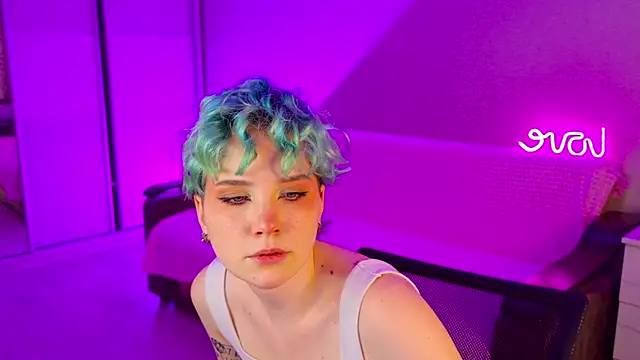 Snapshot of School_Love chatting on December 16, 1:11 pm School Love online show from December 16, 1:11 pm