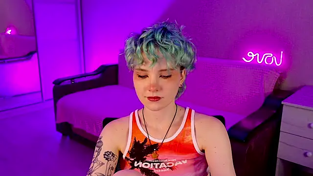 Snapshot of School_Love chatting on December 20, 4:14 pm School Love online show from December 20, 4:14 pm