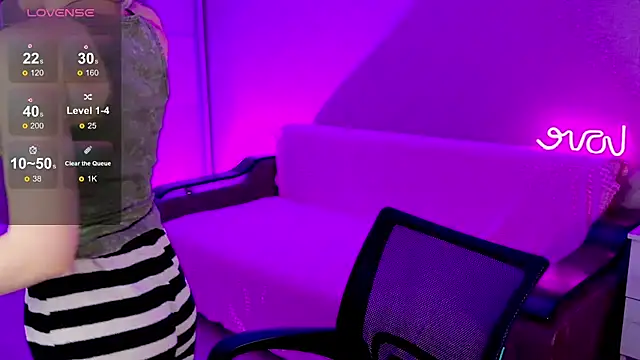 Snapshot of School_Love chatting on January 19, 1:12 pm School Love online show from January 19, 1:12 pm