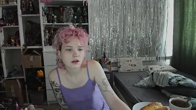 School Love online show from March 22, 7:12 am