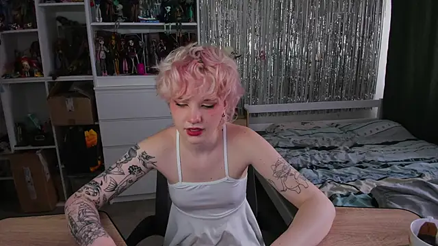 School Love online show from March 27, 8:26 am