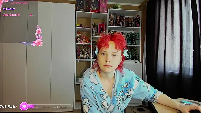 School Love online show from April 23, 7:09 am