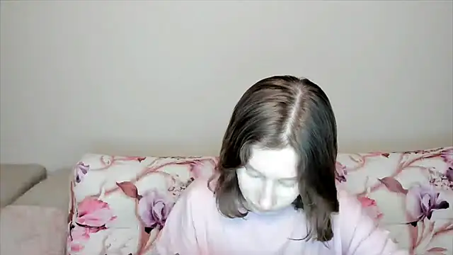 Snapshot of EnigmaSee chatting on December 21, 2:26 pm EnigmaSee online show from December 21, 2:26 pm