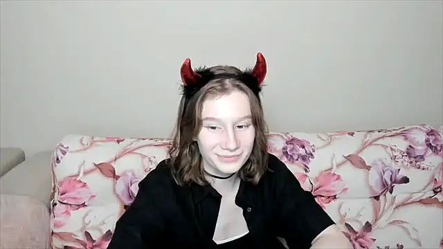 Snapshot of EnigmaSee chatting on December 23, 2:39 pm EnigmaSee online show from December 23, 2:39 pm