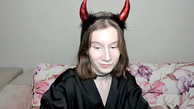 Snapshot of EnigmaSee chatting on December 25, 3:17 pm EnigmaSee online show from December 25, 3:17 pm