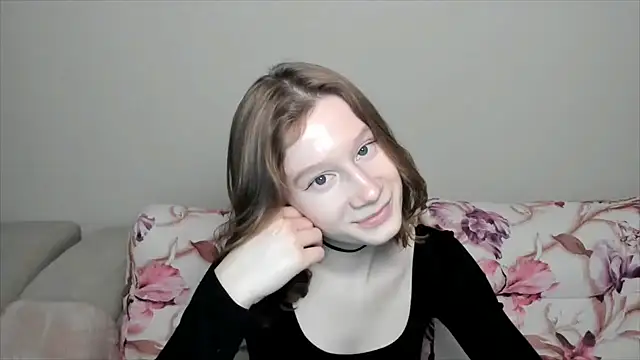 Snapshot of EnigmaSee chatting on December 30, 1:58 am EnigmaSee online show from December 30, 1:58 am