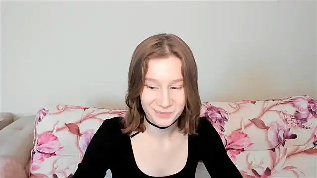 Snapshot of EnigmaSee chatting on December 30, 8:54 am EnigmaSee online show from December 30, 8:54 am