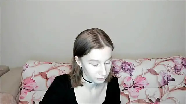 Snapshot of EnigmaSee chatting on December 30, 11:59 am EnigmaSee online show from December 30, 11:59 am