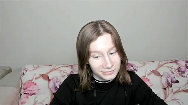 Snapshot of EnigmaSee chatting on January 6, 1:08 pm EnigmaSee online show from January 6, 1:08 pm