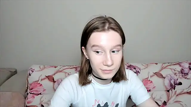 Snapshot of EnigmaSee chatting on January 8, 2:46 pm EnigmaSee online show from January 8, 2:46 pm