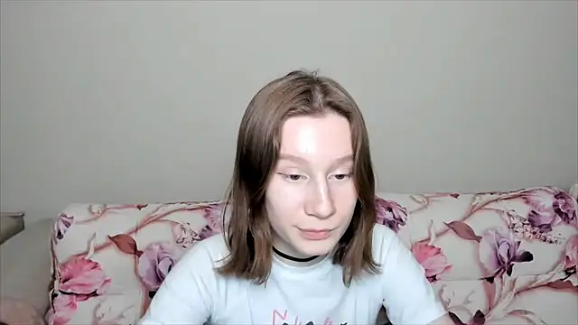 Snapshot of EnigmaSee chatting on January 9, 2:29 pm EnigmaSee online show from January 9, 2:29 pm