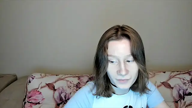 Snapshot of EnigmaSee chatting on January 14, 11:31 am EnigmaSee online show from January 14, 11:31 am