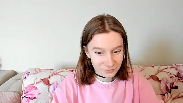 Snapshot of EnigmaSee chatting on January 18, 6:45 am EnigmaSee online show from January 18, 6:45 am