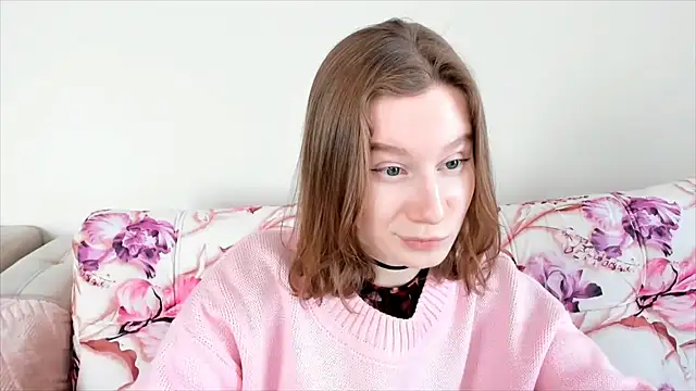 Snapshot of EnigmaSee chatting on January 31, 5:09 am EnigmaSee online show from January 31, 5:09 am