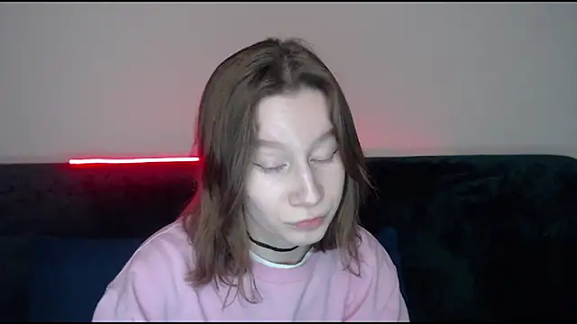 Snapshot of EnigmaSee chatting on February 1, 1:55 am EnigmaSee online show from February 1, 1:55 am