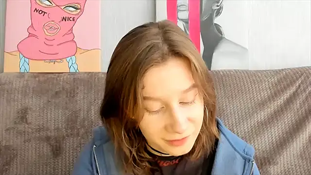 Snapshot of EnigmaSee chatting on February 16, 4:42 am EnigmaSee online show from February 16, 4:42 am