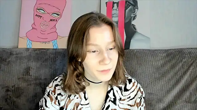 Snapshot of EnigmaSee chatting on February 17, 2:09 am EnigmaSee online show from February 17, 2:09 am