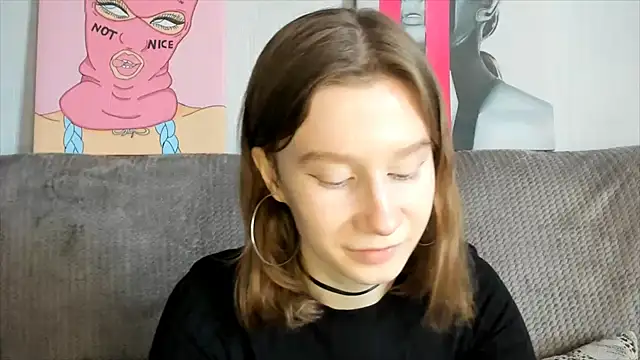 Snapshot of EnigmaSee chatting on February 25, 8:36 am EnigmaSee online show from February 25, 8:36 am