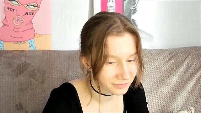 Snapshot of EnigmaSee chatting on March 1, 5:31 am EnigmaSee online show from March 1, 5:31 am