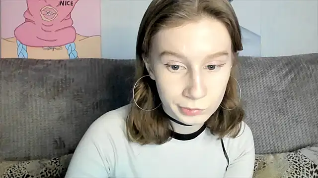 Snapshot of EnigmaSee chatting on March 3, 1:10 am EnigmaSee online show from March 3, 1:10 am