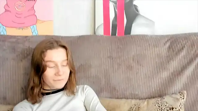 Snapshot of EnigmaSee chatting on March 3, 7:21 am EnigmaSee online show from March 3, 7:21 am