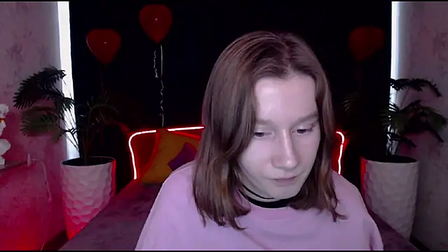 Snapshot of EnigmaSee chatting on March 4, 7:30 am EnigmaSee online show from March 4, 7:30 am