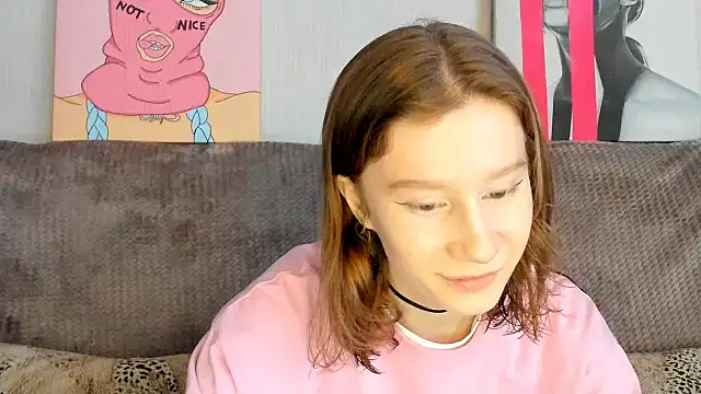 Snapshot of EnigmaSee chatting on March 9, 8:29 am EnigmaSee online show from March 9, 8:29 am