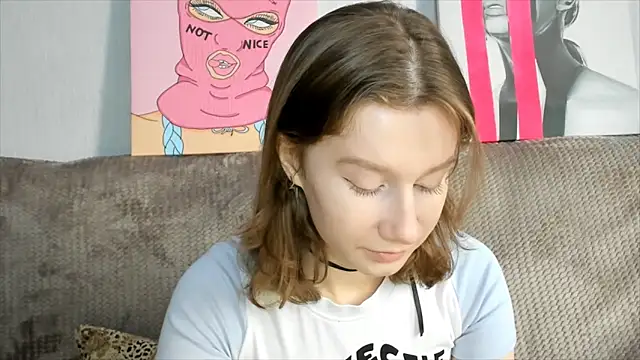 Snapshot of EnigmaSee chatting on March 13, 8:15 am EnigmaSee online show from March 13, 8:15 am