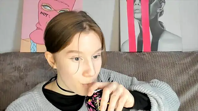 Snapshot of EnigmaSee chatting on March 14, 11:23 am EnigmaSee online show from March 14, 11:23 am