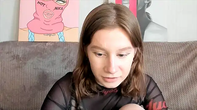 Snapshot of EnigmaSee chatting on March 16, 1:17 am EnigmaSee online show from March 16, 1:17 am