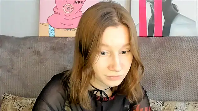 Snapshot of EnigmaSee chatting on March 16, 7:26 am EnigmaSee online show from March 16, 7:26 am