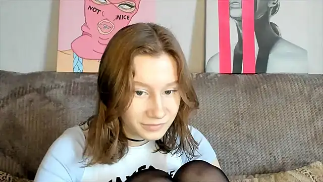 Snapshot of EnigmaSee chatting on March 18, 8:25 am EnigmaSee online show from March 18, 8:25 am