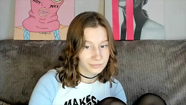 Snapshot of EnigmaSee chatting on March 18, 11:41 am EnigmaSee online show from March 18, 11:41 am