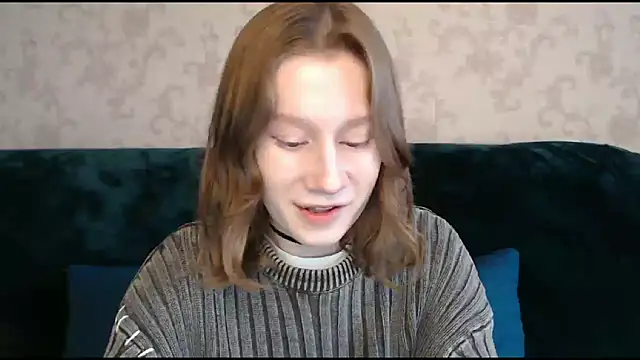 Snapshot of EnigmaSee chatting on March 23, 1:31 am EnigmaSee online show from March 23, 1:31 am