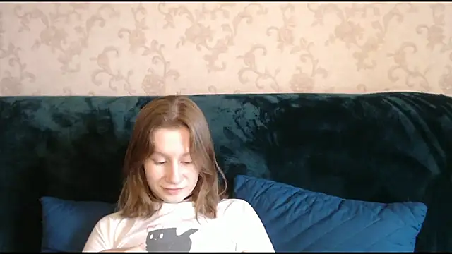 Snapshot of EnigmaSee chatting on March 23, 4:38 am EnigmaSee online show from March 23, 4:38 am