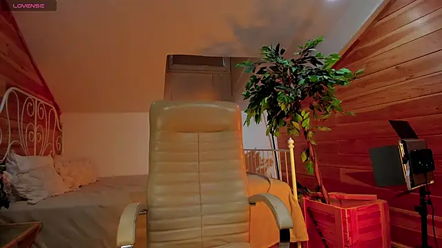 AdalynGlows online show from April 11, 11:03 am