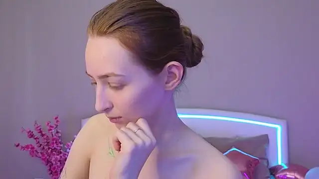 MichaDenver online show from November 28, 8:06 am