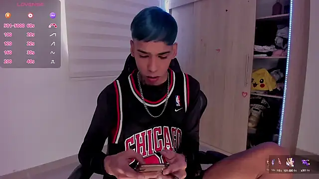 aldrinwhite online show from March 1, 3:49 pm