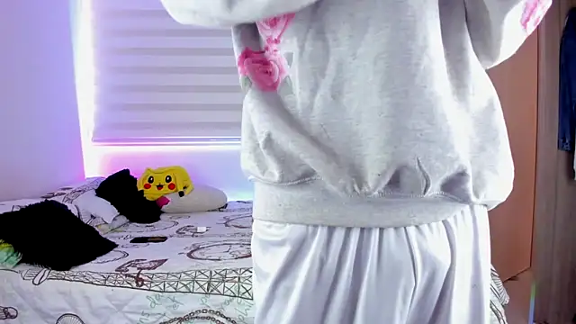 aldrinwhite online show from September 15, 5:46 pm