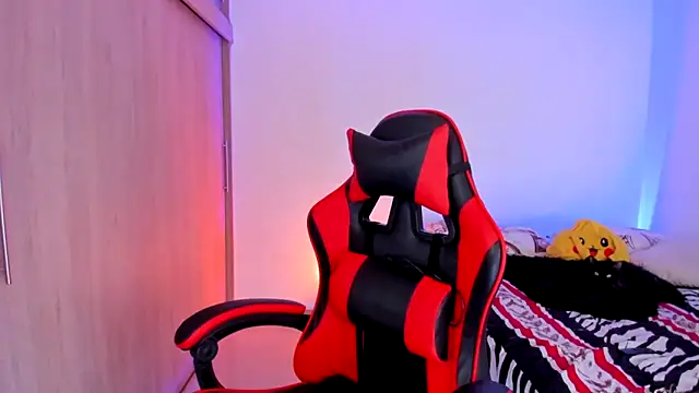 aldrinwhite online show from February 19, 4:47 pm