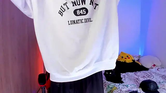 aldrinwhite online show from March 21, 4:43 pm