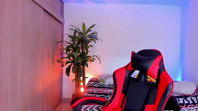 aldrinwhite online show from April 11, 6:12 pm