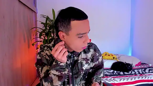 aldrinwhite online show from April 24, 4:53 pm