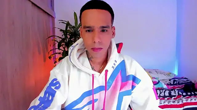 Snapshot of aldrinwhite chatting on April 25, 5:21 pm aldrinwhite online show from April 25, 5:21 pm