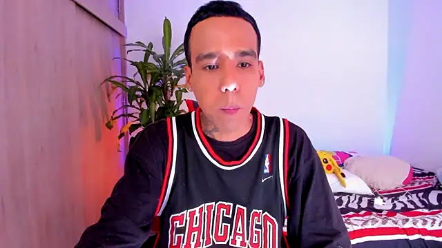 Snapshot of aldrinwhite chatting on May 7, 6:02 pm aldrinwhite online show from May 7, 6:02 pm
